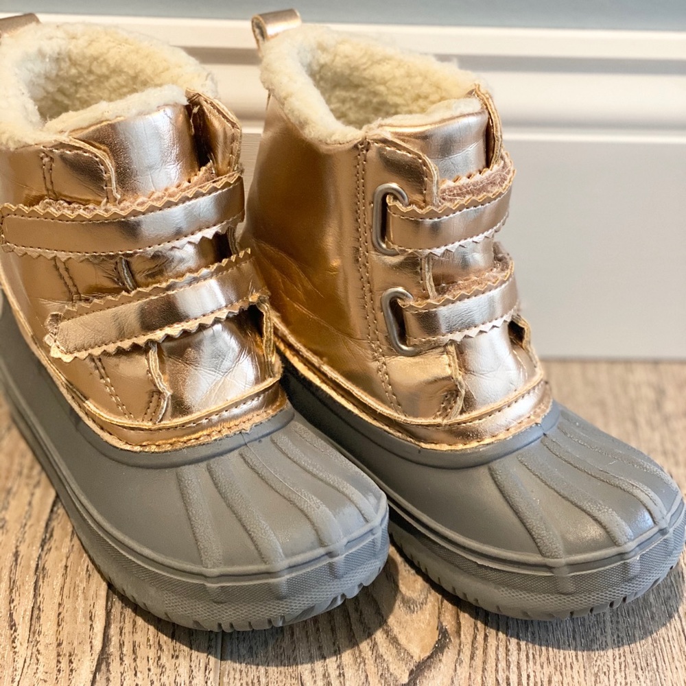 Toddler girl size 9 Gymboree rain/snow boot
